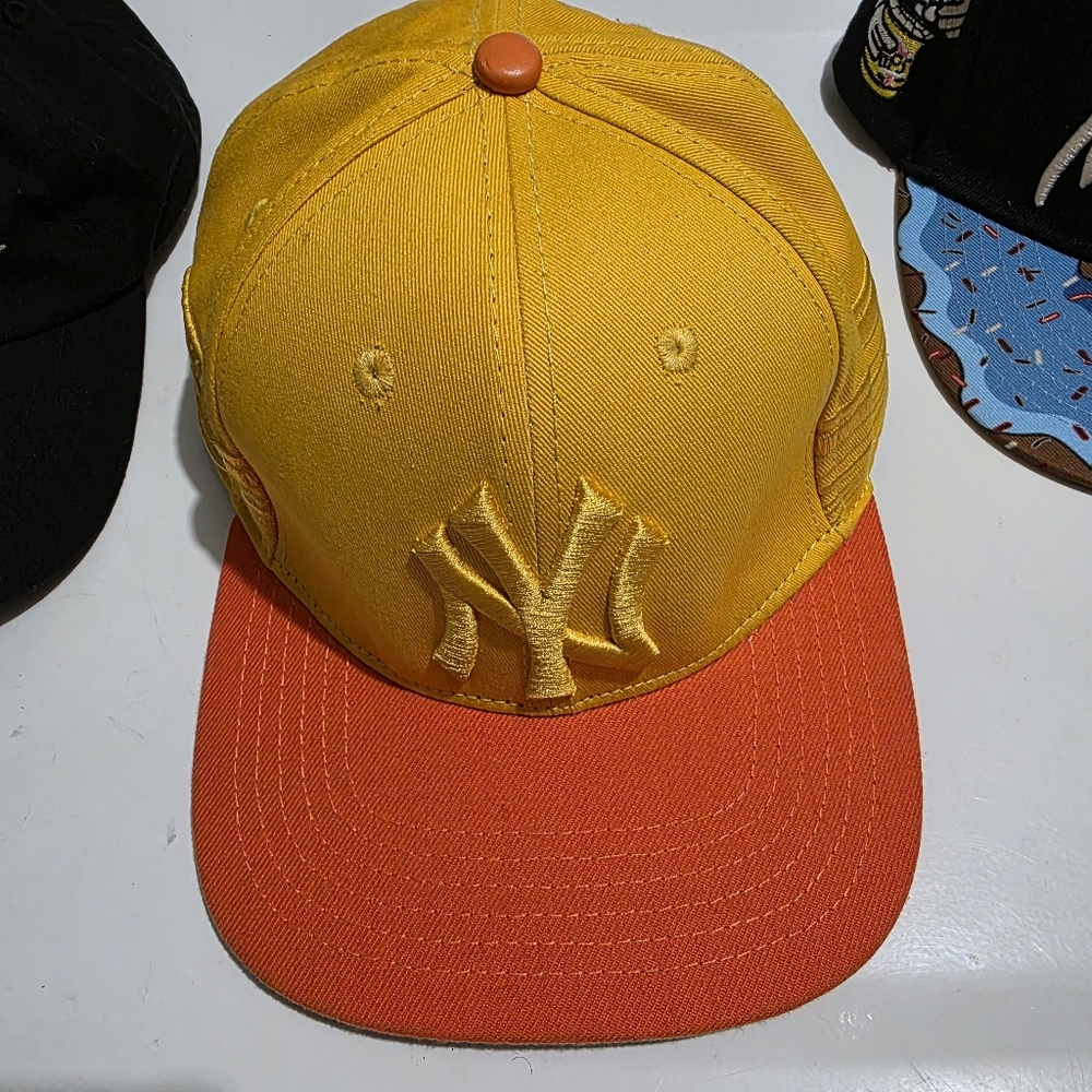 Bundle 3 Caps - Picture 8 of 9